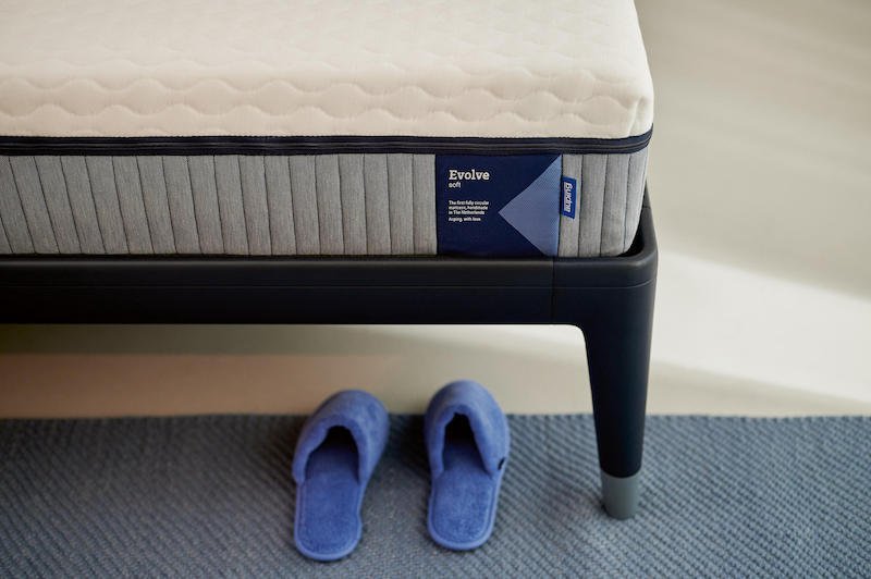 All components in the Auping Evolve mattress are 100% polyester, excluding the springs (© Auping)