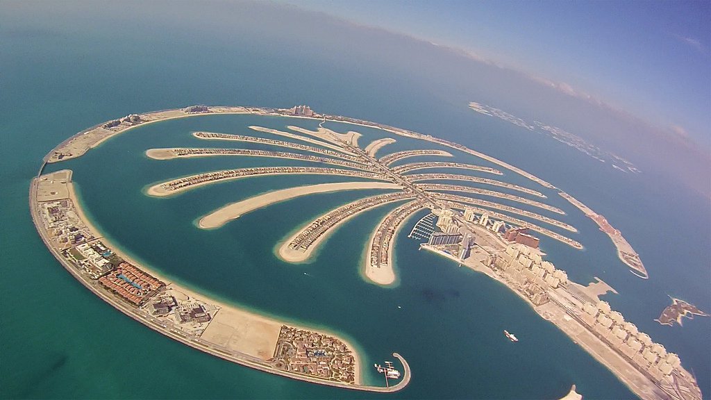 The Palm Islands, when completed, will increase Dubai's shoreline by a total of 520 kilometres (© Richard Schneider)